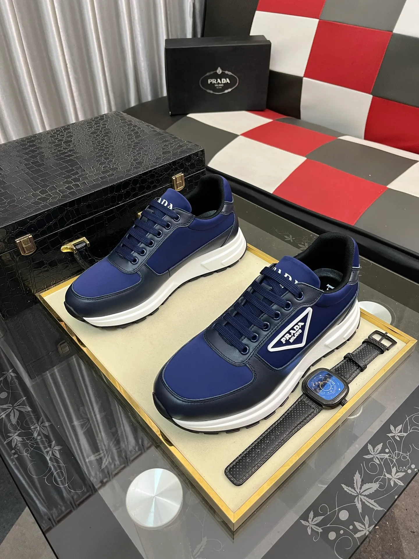 Men's shoes 💰420⌚️⌚️Prada•PRADA original quality.~ Unique modern style sneakers. 🏃A must-have casual shoe for trendy men😍😍 Original brand imported from Italy, imported original leather, sheep lining (refuses to discolor and grind feet) Sole: Original sole provided by the original factory, French lazy style design ⚠️Fit to the feet, original quality, super comfortable original sole. It’s like shooting the real thing🎬The real thing is better, high-quality sneakers Size: 38-444️⃣Colors available